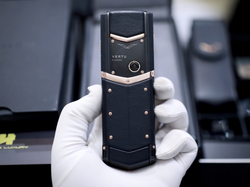 Signature S Pure Black Mix Gold